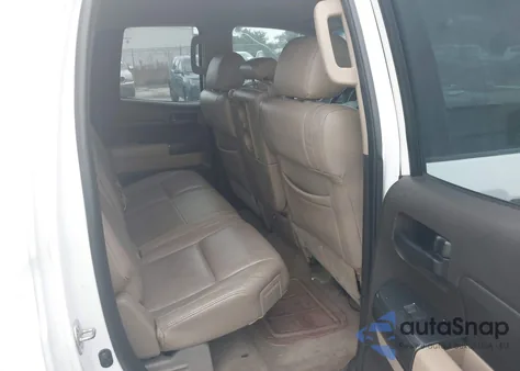 2010 Toyota Tundra Grade 4.6L V8 z USA, uszkodzony, nr VIN 5TFRM5F14AX007003